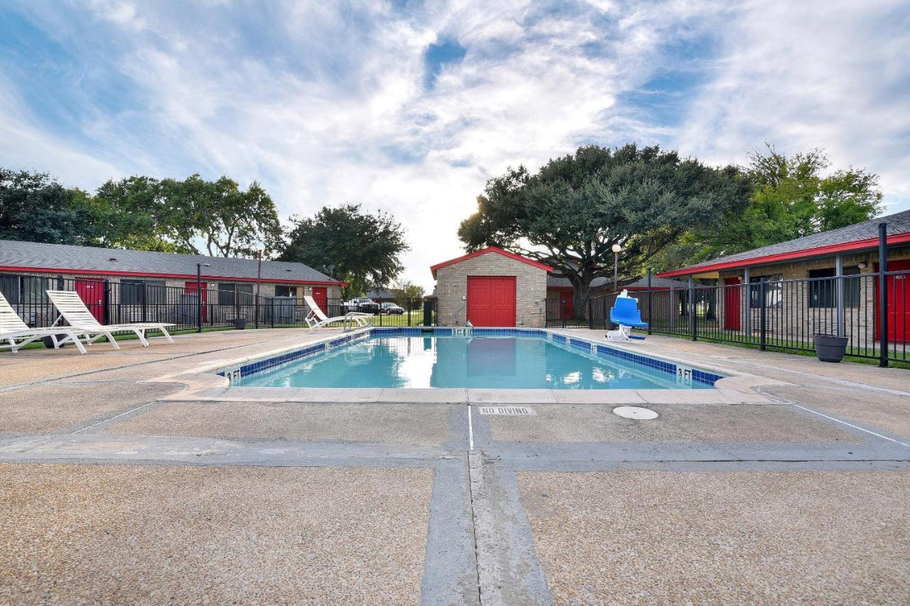 Americas Best Value Inn Lockhart Tx 외부 사진