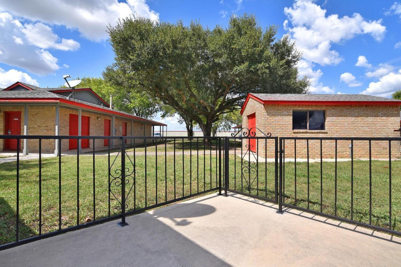 Americas Best Value Inn Lockhart Tx 외부 사진