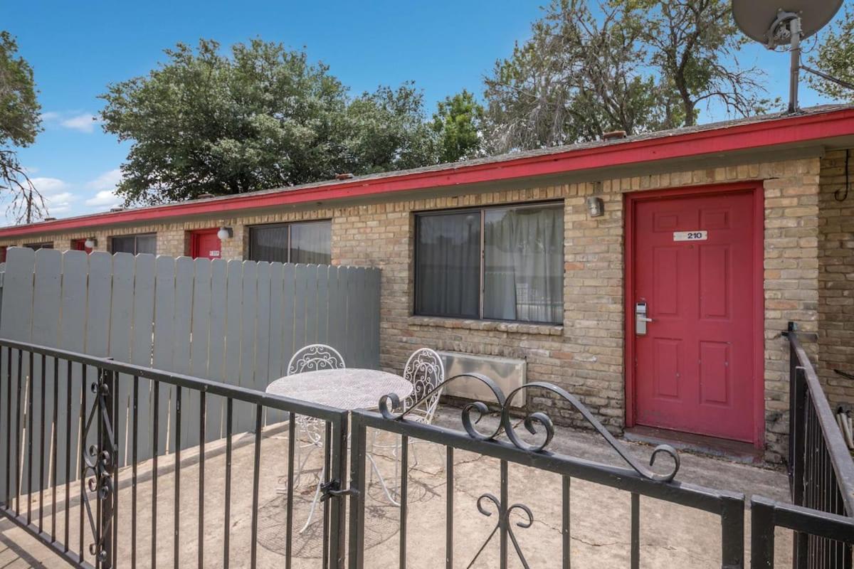 Americas Best Value Inn Lockhart Tx 외부 사진
