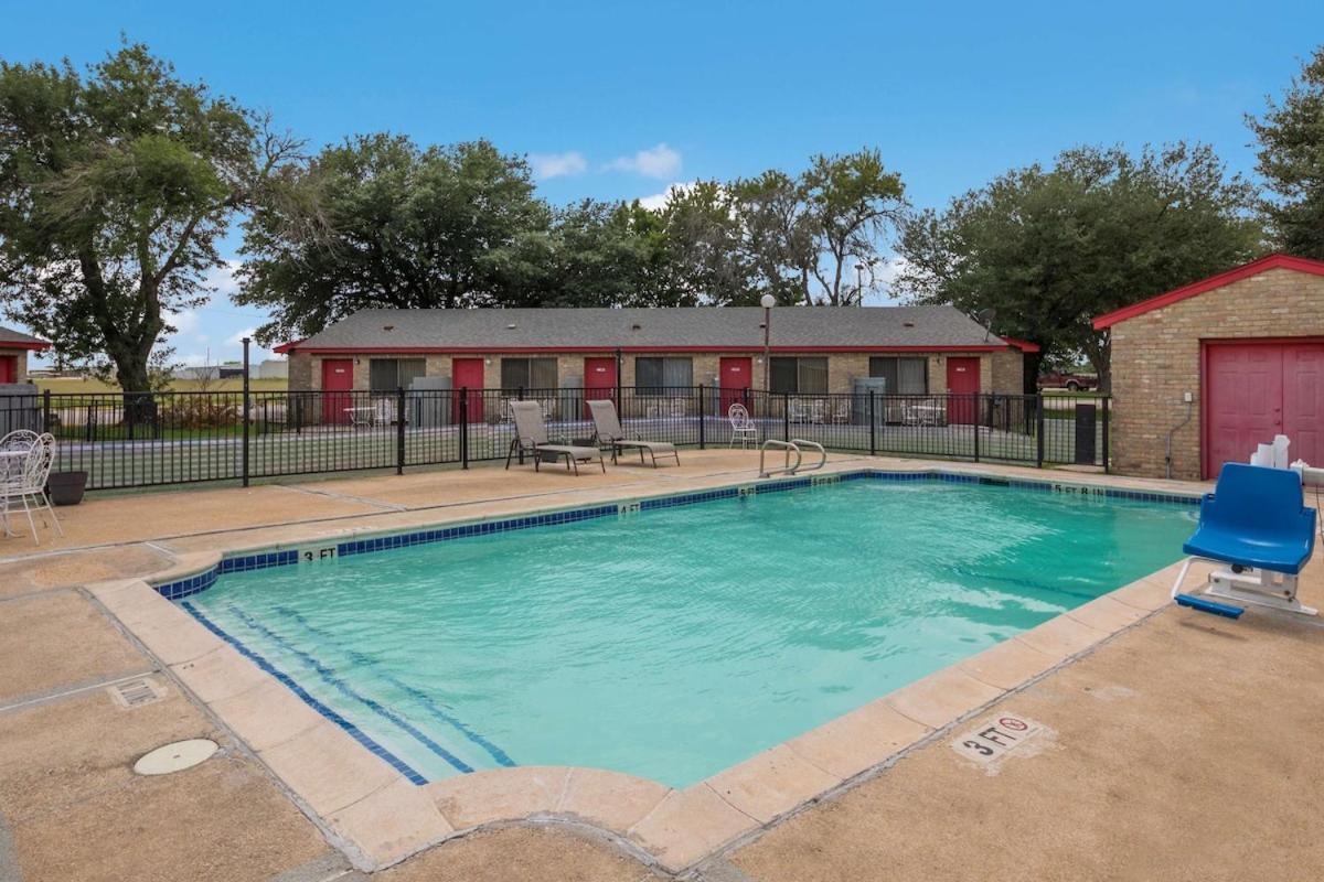 Americas Best Value Inn Lockhart Tx 외부 사진