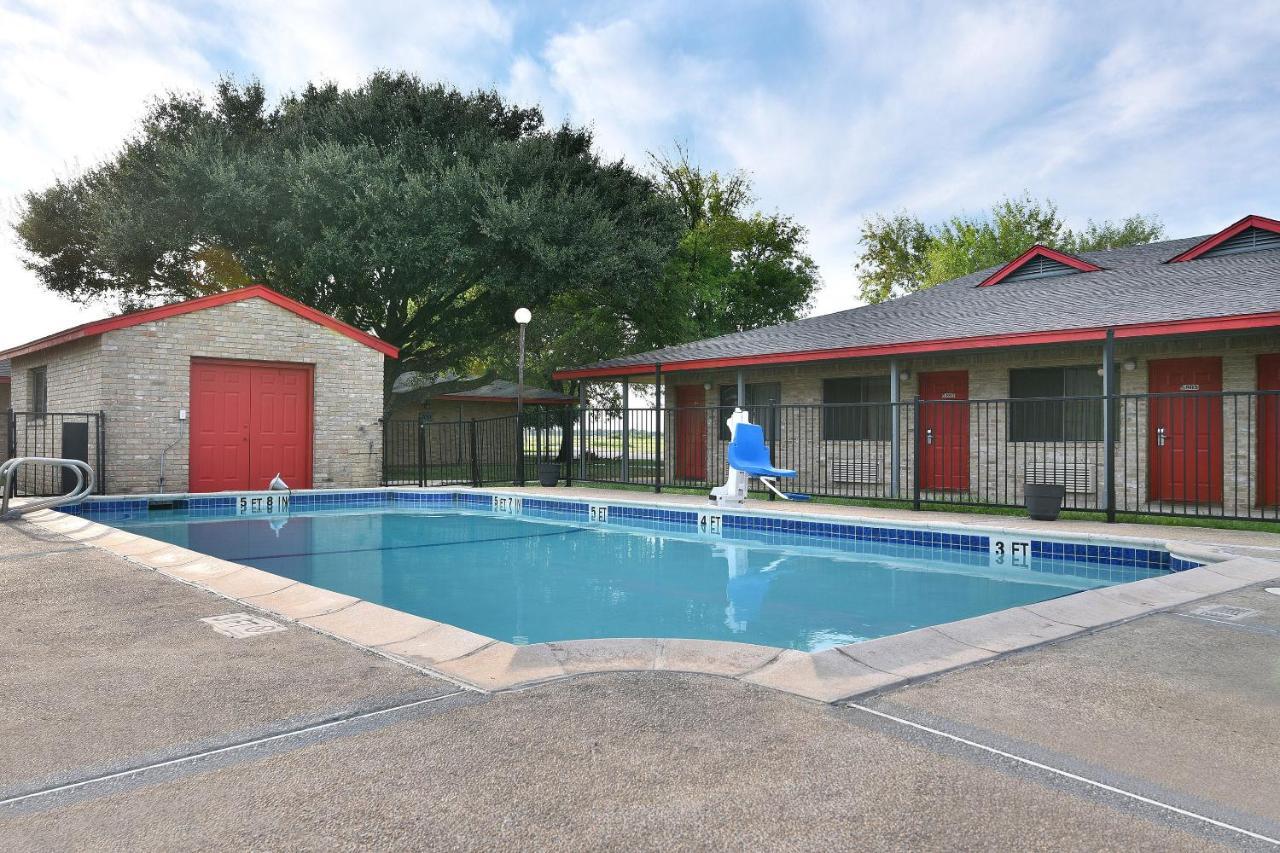 Americas Best Value Inn Lockhart Tx 외부 사진